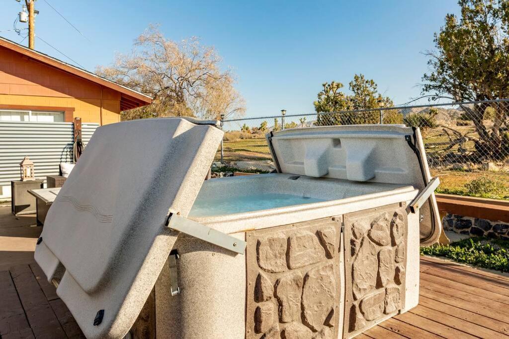 Jt'S Star Catcher Cabin - Hot Tub Yucca Valley Εξωτερικό φωτογραφία